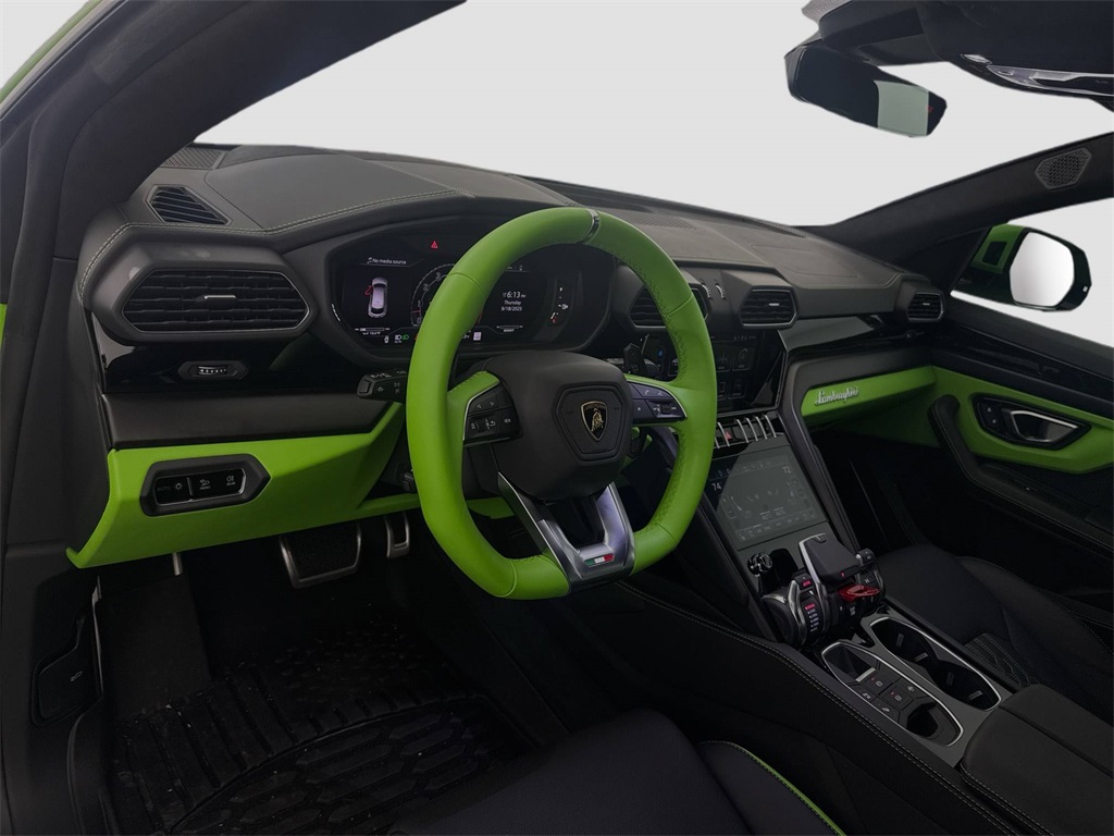 2024 Lamborghini Urus S photo 9