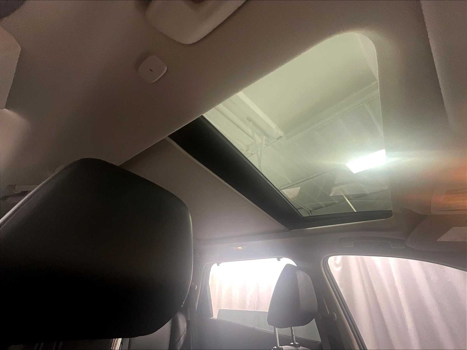 2022 Nissan Rogue SV photo 22