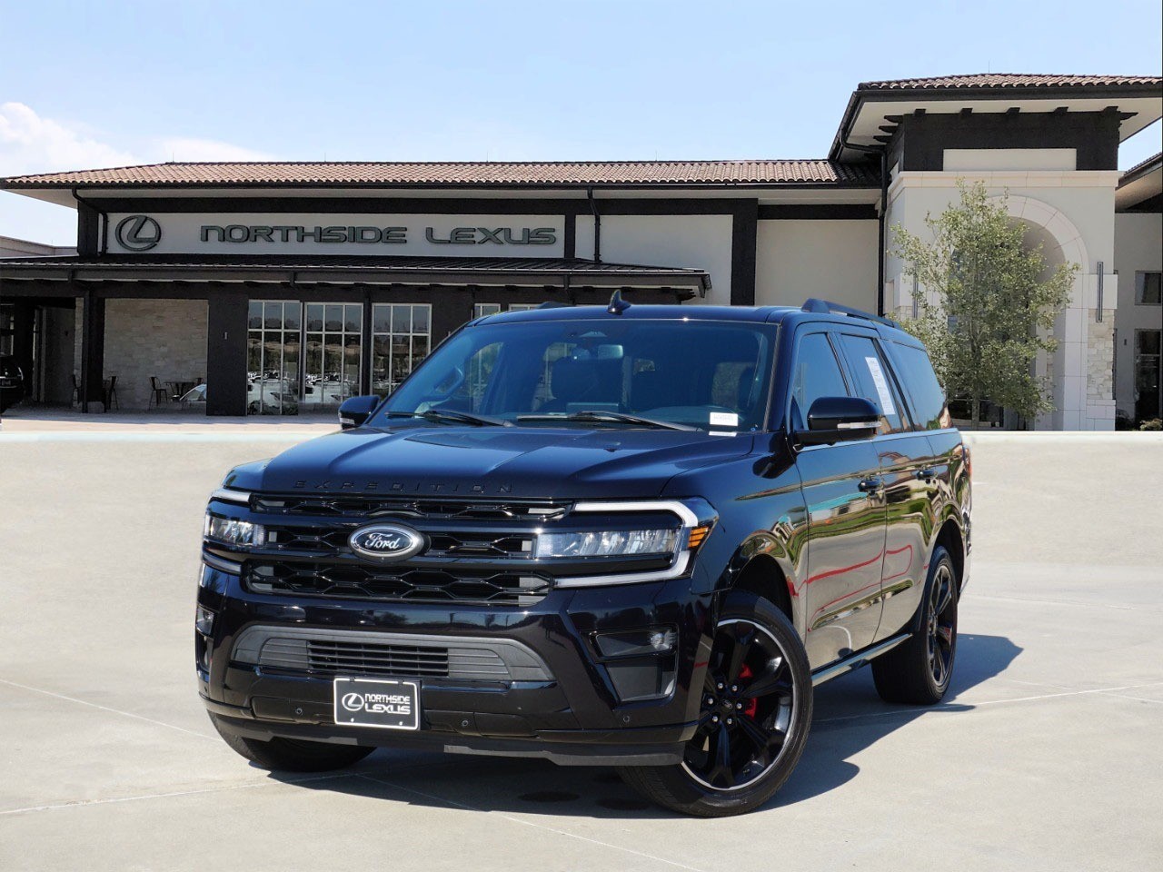 2022 Ford Expedition Limited's photo