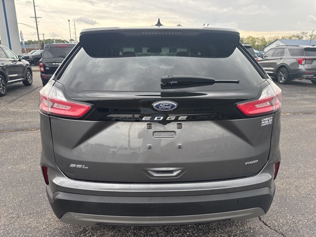2024 Ford Edge SEL photo 2