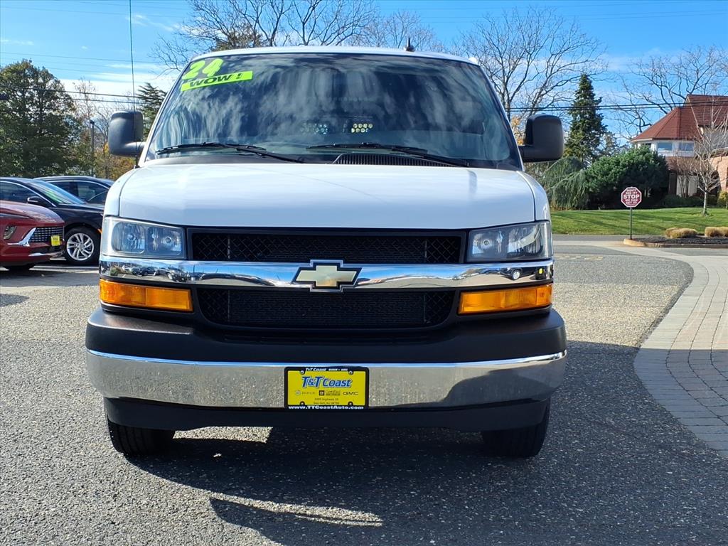 2024 Chevrolet Express Cargo 2500 photo 3