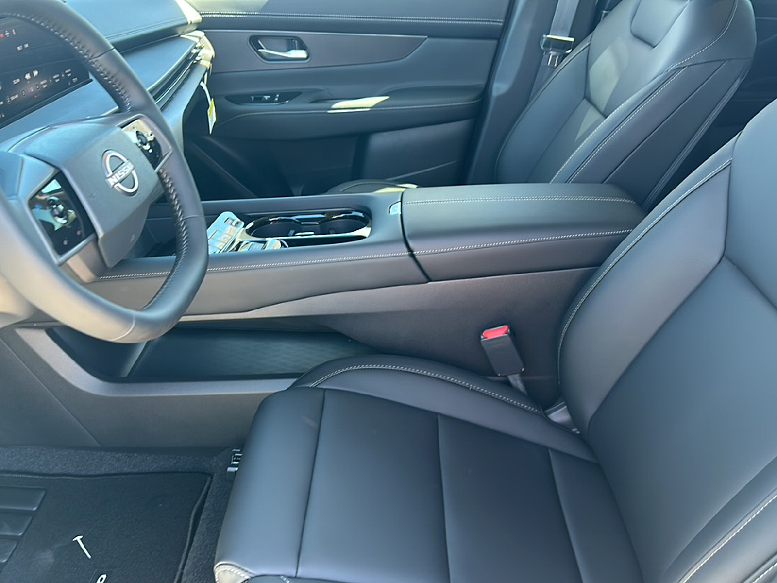 2025 Nissan Murano SV photo 2