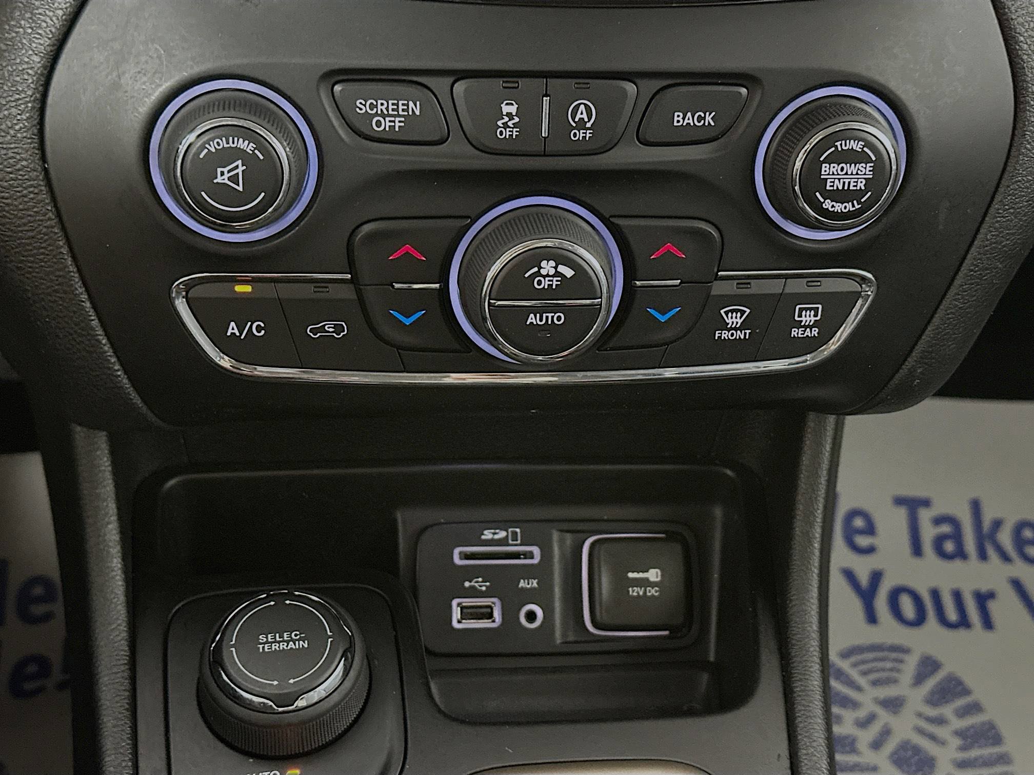 2015 Jeep Cherokee Limited photo 14