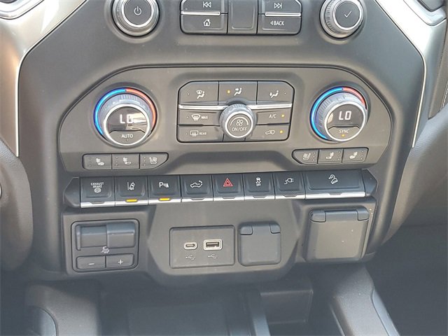 2022 Chevrolet Silverado 2500HD LTZ photo 19