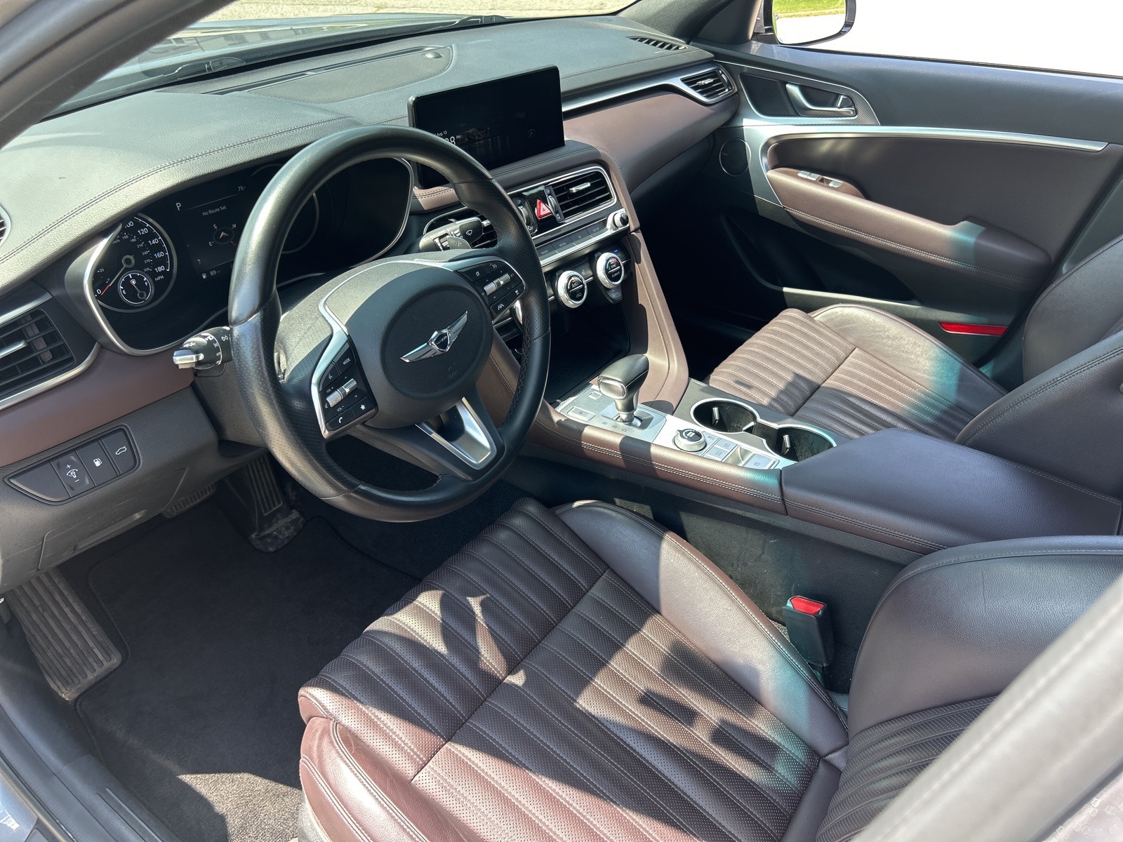 2022 Genesis G70 2.0T photo 14