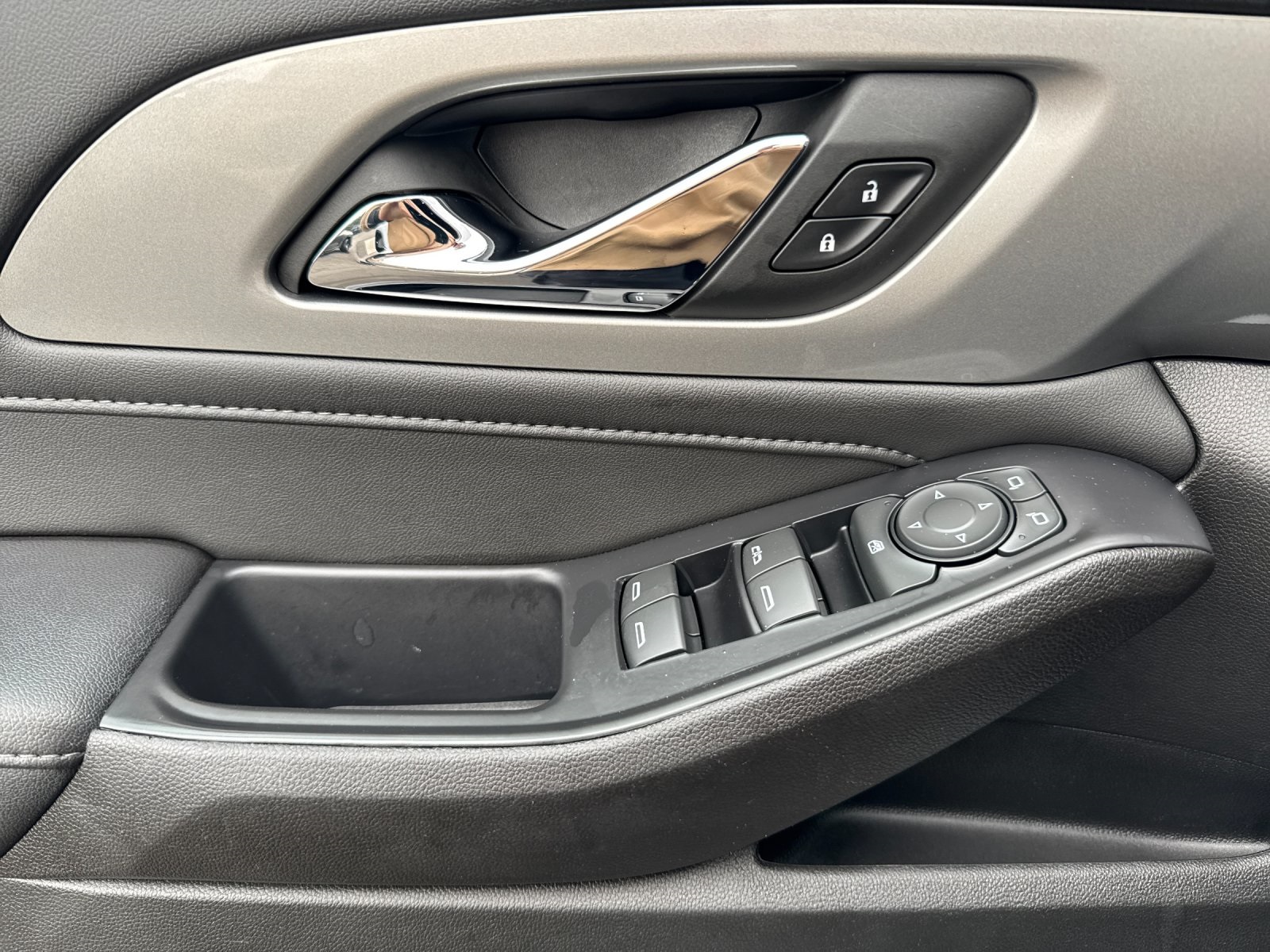 2022 Chevrolet Traverse photo 9