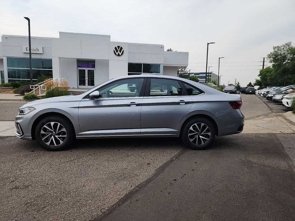 2025 Volkswagen Jetta 1.5T S photo 2