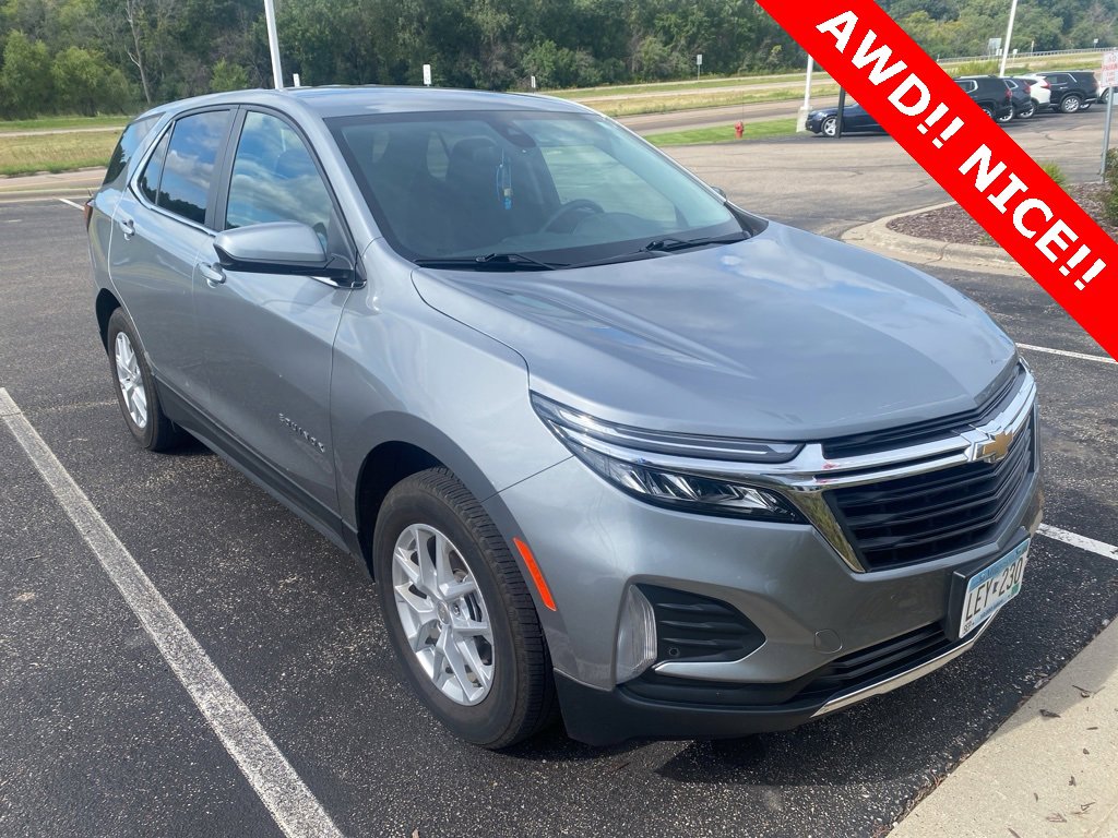 2024 Chevrolet Equinox photo 2