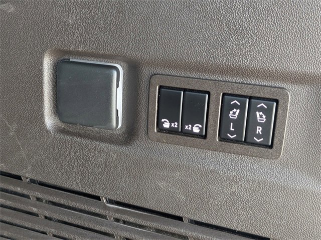 2022 Gmc Yukon XL SLT photo 14