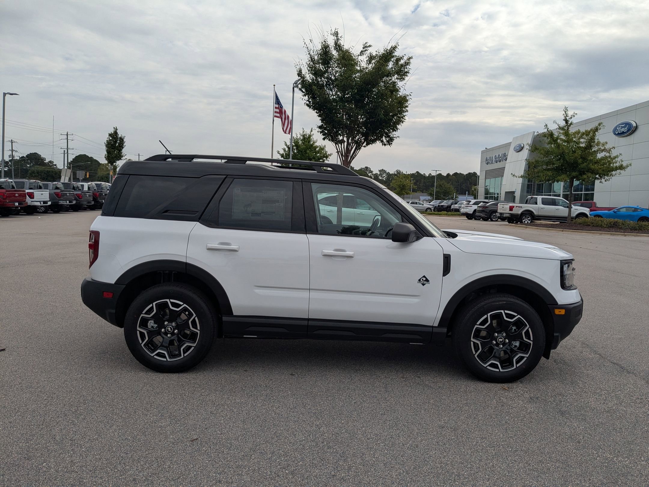 2025 Ford Bronco Sport Outer Banks photo 4