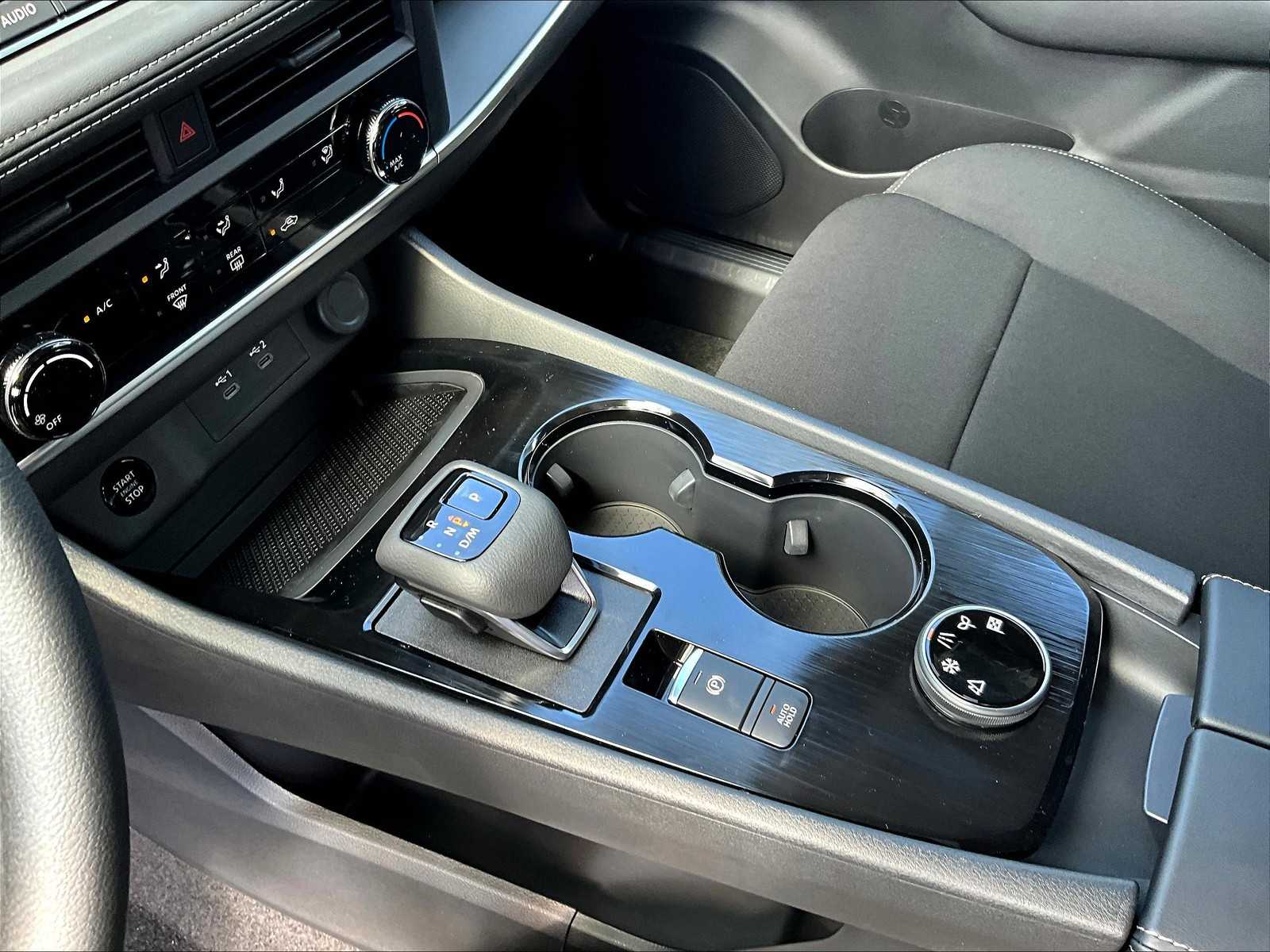 2026 Nissan Rogue S photo 13