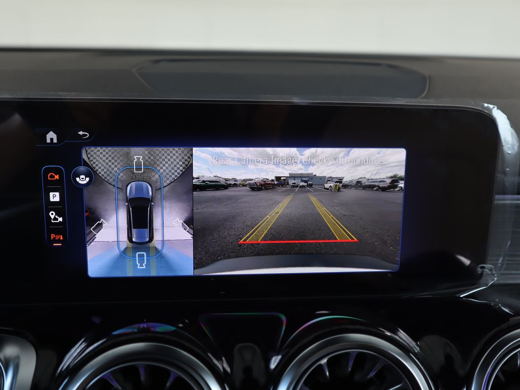 2025 Mercedes Benz EQB photo 14