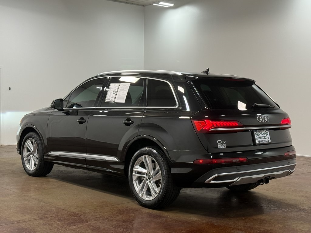 2023 Audi Q7 45 Premium photo 3