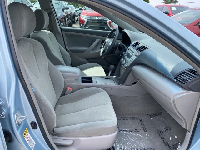 2009 Toyota Camry LE photo 24