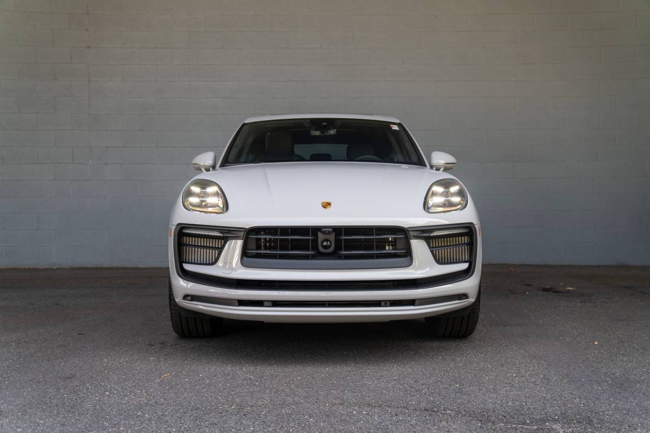 2025 Porsche Macan S photo 12