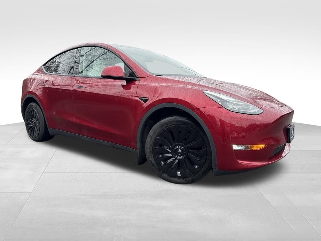 2024 Tesla Model Y Long Range's photo