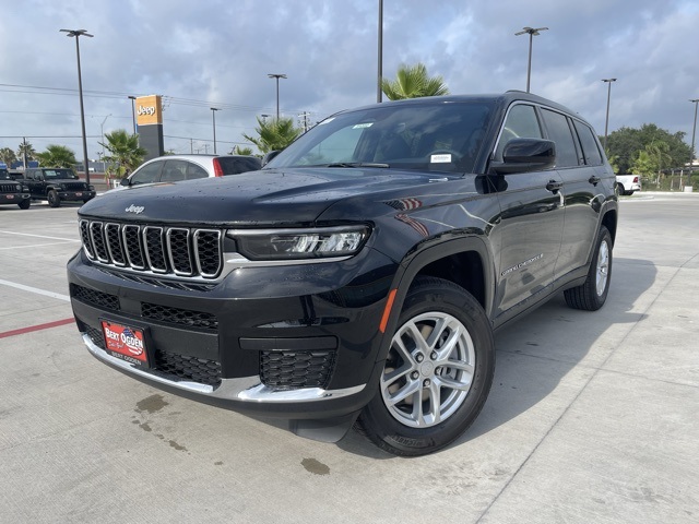 2025 Jeep Grand Cherokee Laredo X photo 3