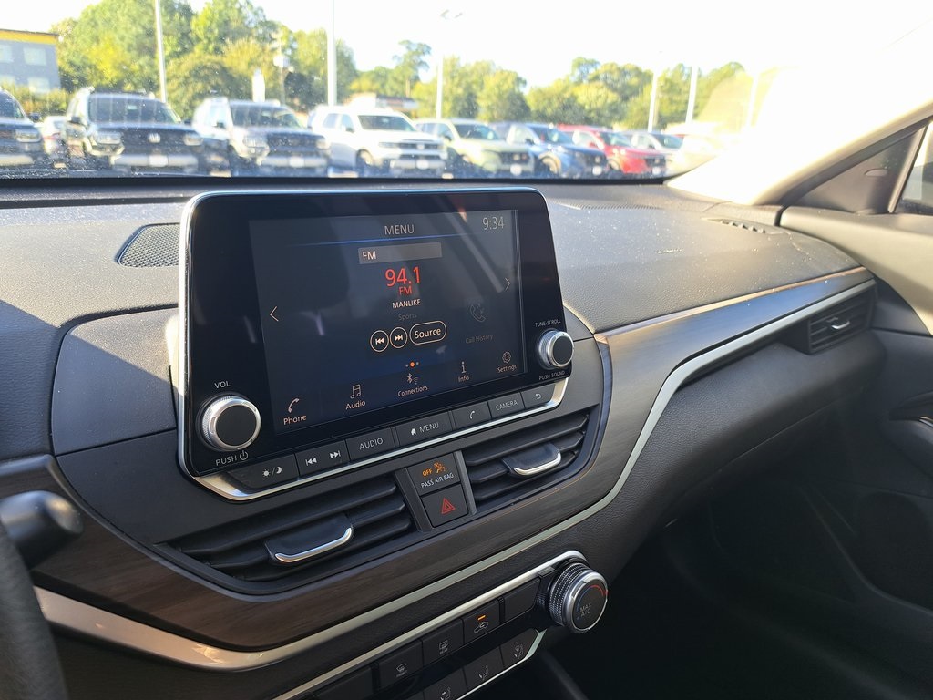 2023 Nissan Altima 2.5 SV photo 13