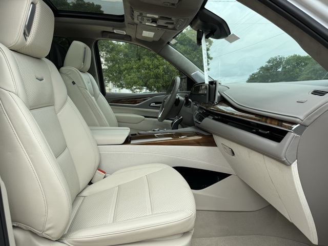 2024 Cadillac Escalade Premium Luxury Platinum photo 17