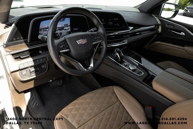 2023 Cadillac Escalade Sport photo 2