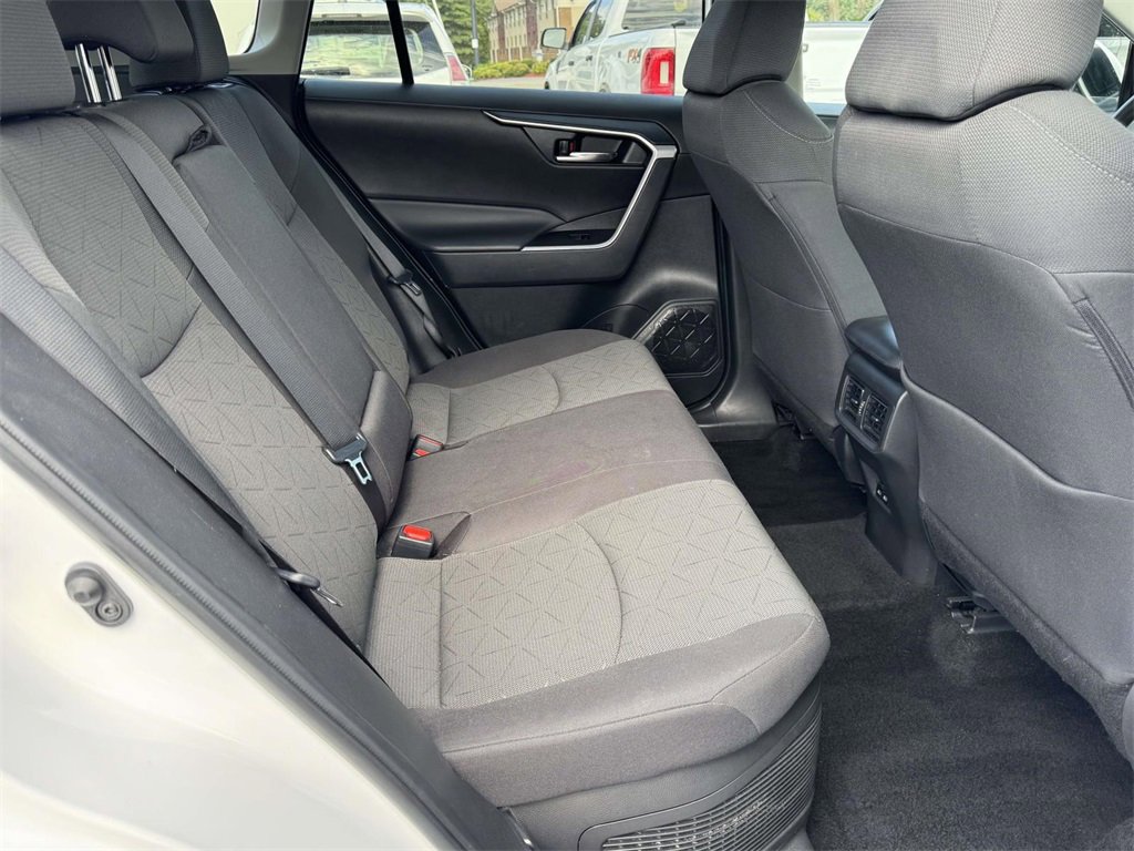 2024 Toyota RAV4 Hybrid XLE photo 11