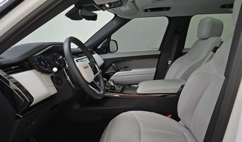 2023 Land Rover Range Rover Sport SE photo 2