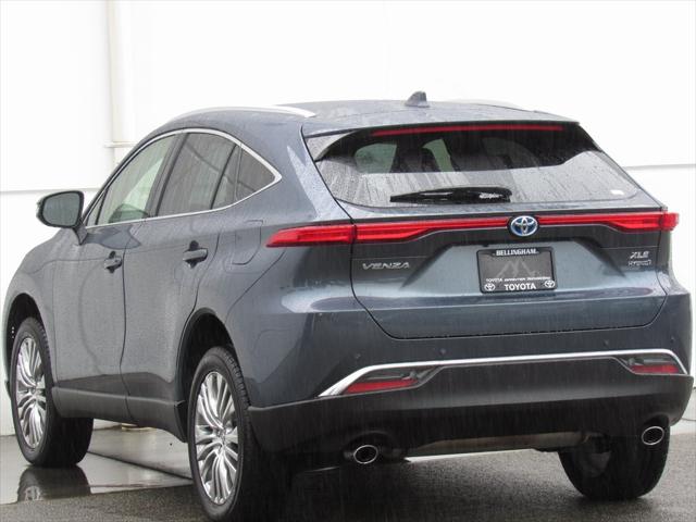 2022 Toyota Venza XLE photo 3