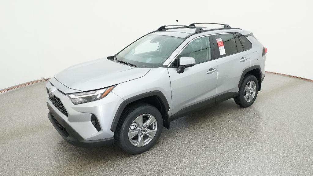 2025 Toyota RAV4 XLE's photo