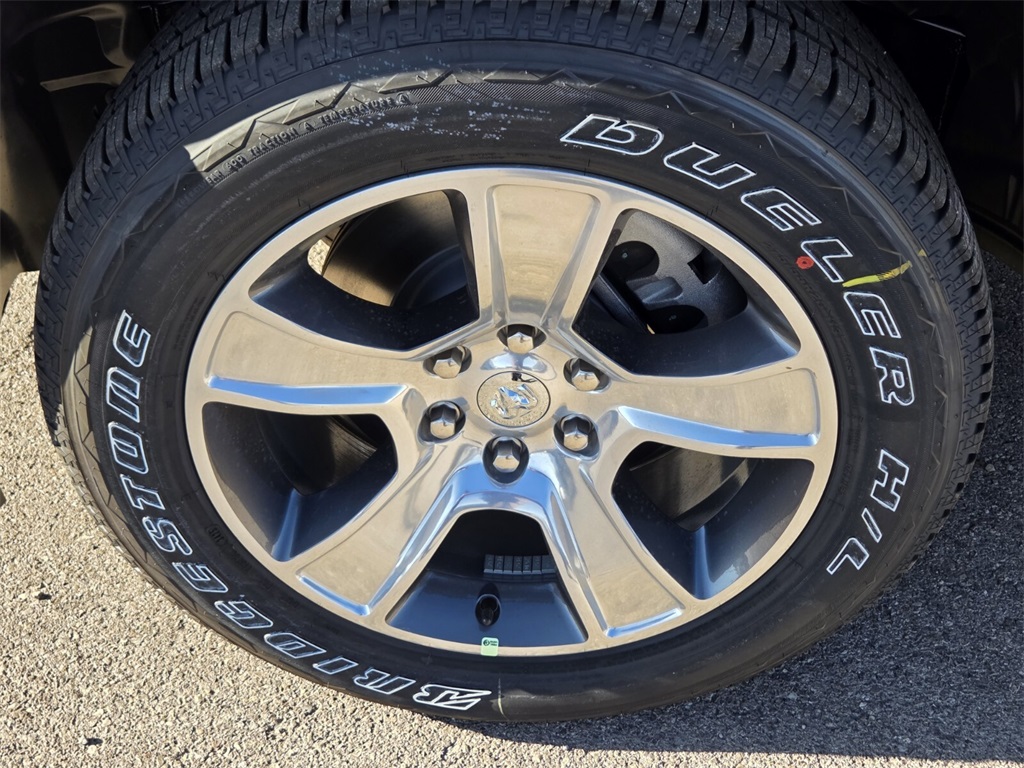 2025 Ram 1500 Tradesman photo 3