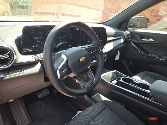 2025 Chevrolet Equinox LT photo 8