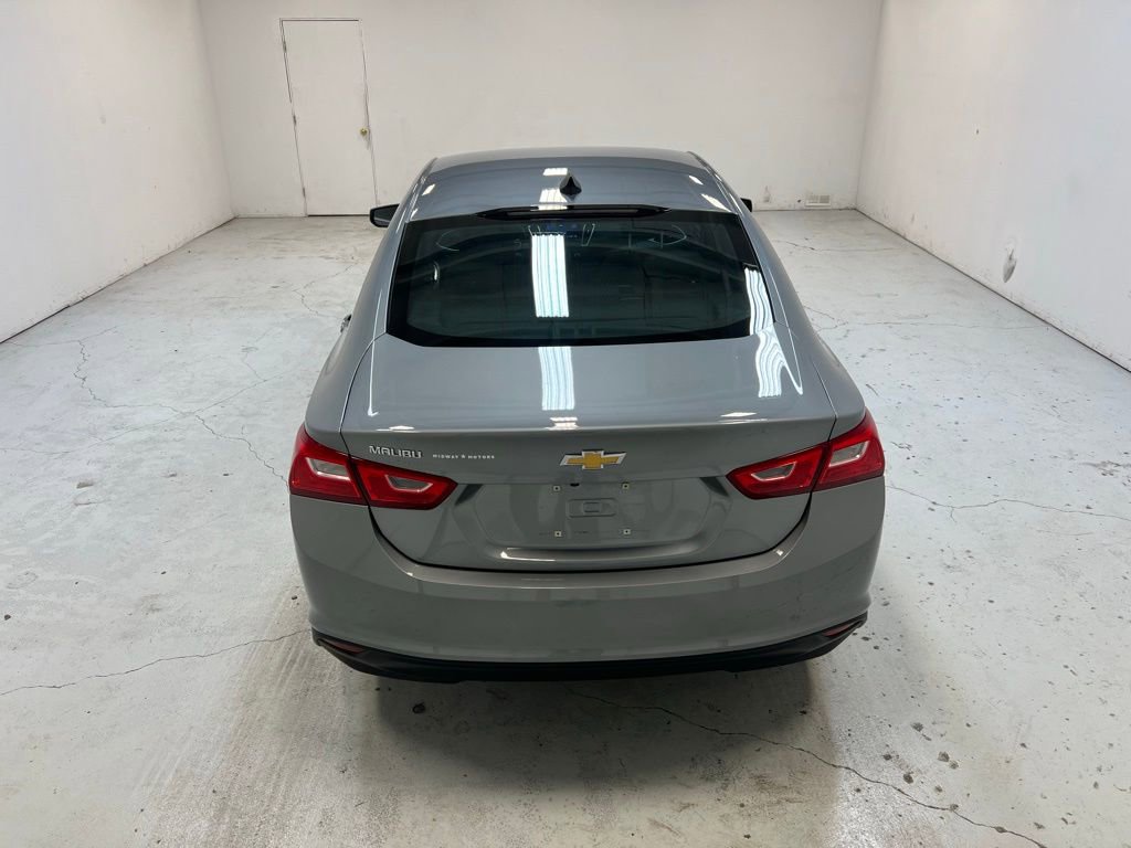 2025 Chevrolet Malibu LS photo 3