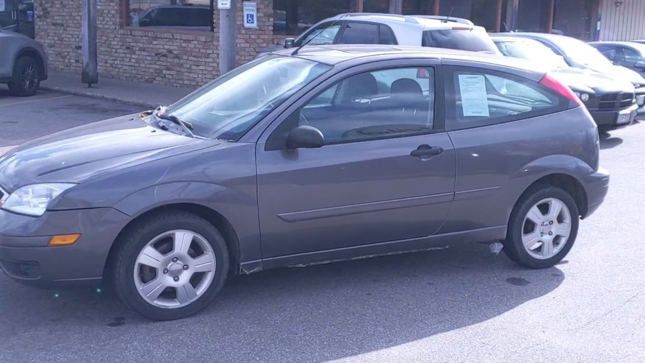 PreOwned 2006 Ford Focus ZX3 S 2D COUPE Y182514 in Burnsville CarHop