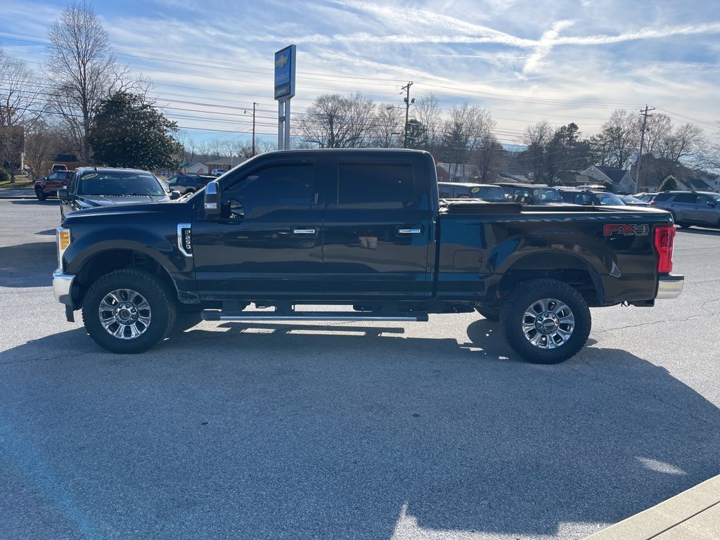 2017 Ford F-250 XLT photo 4