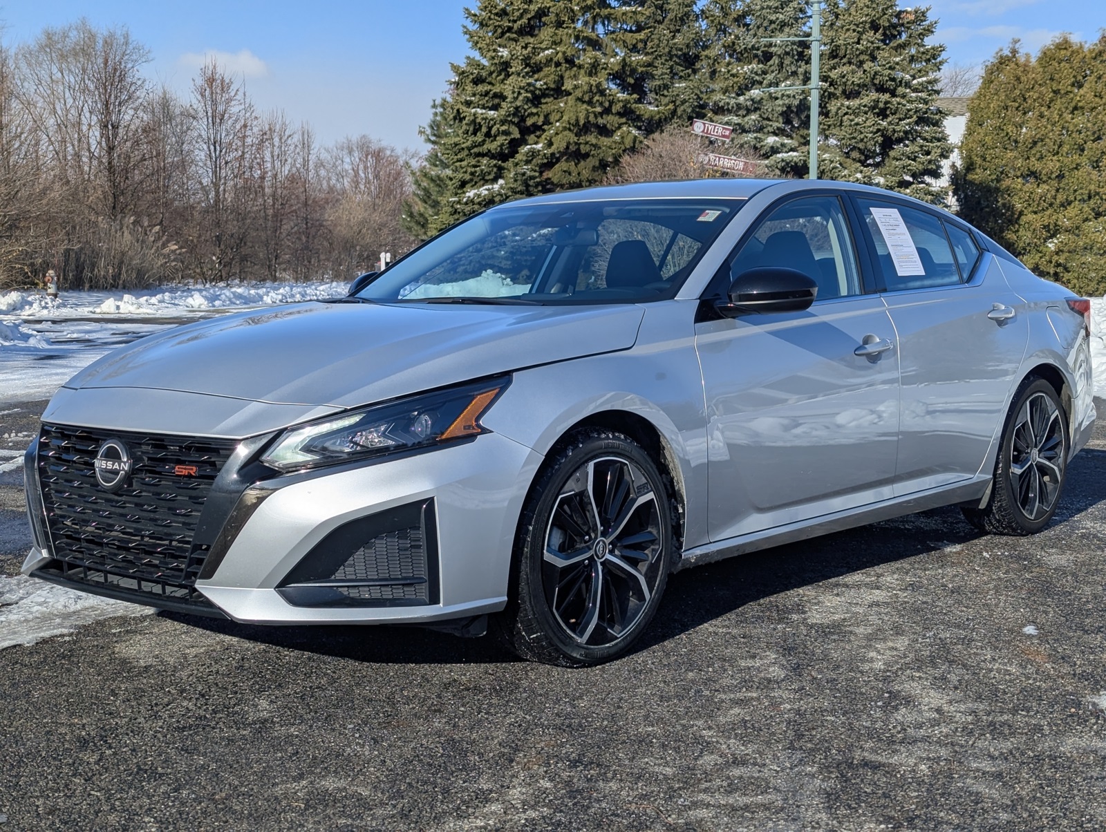 2024 Nissan Altima SR's photo