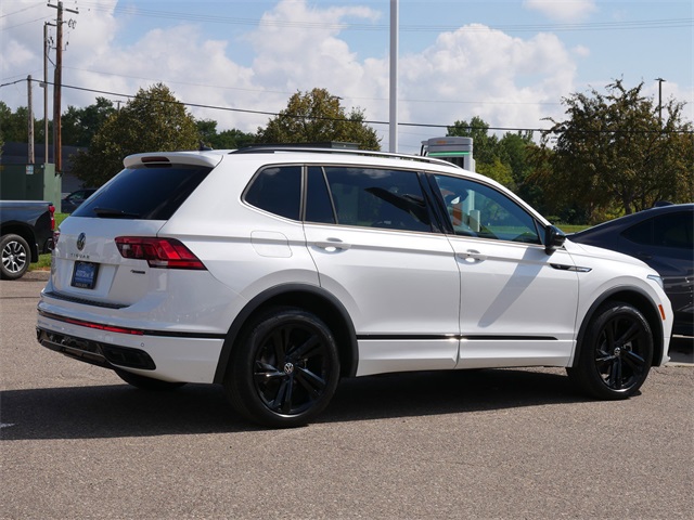 2023 Volkswagen Tiguan SE R-Line Black photo 6