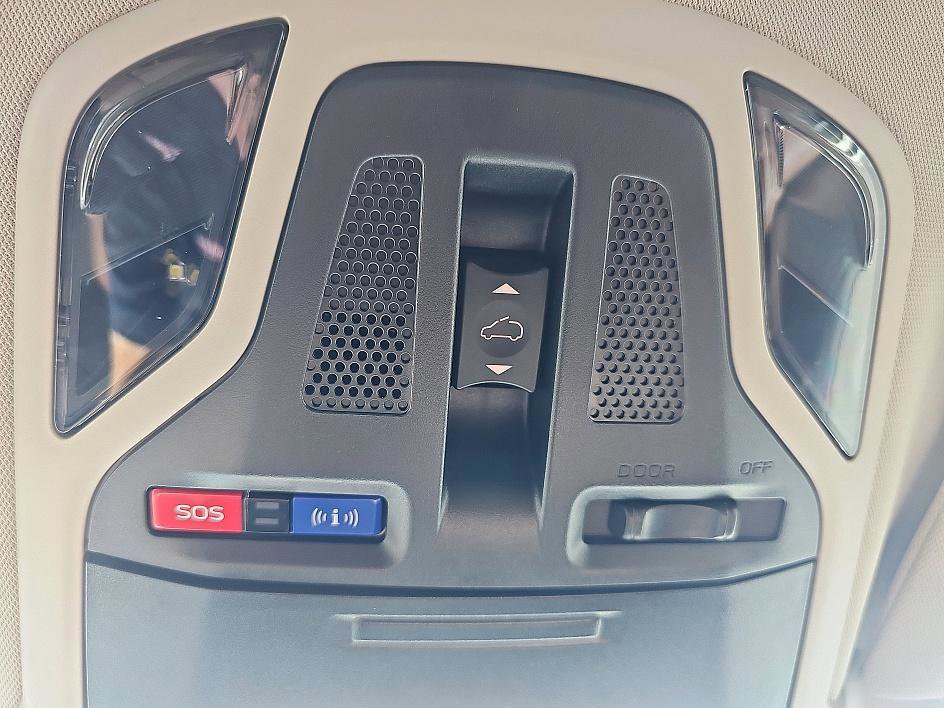 2021 Subaru Outback Touring photo 27