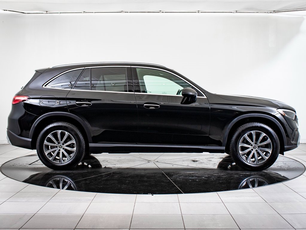 2025 Mercedes Benz GLC 300 4MATIC photo 2
