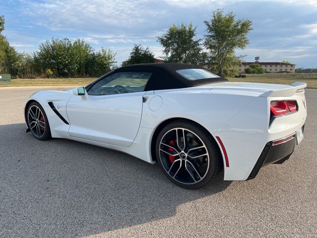 2016 Chevrolet Corvette Stingray 1LT photo 2