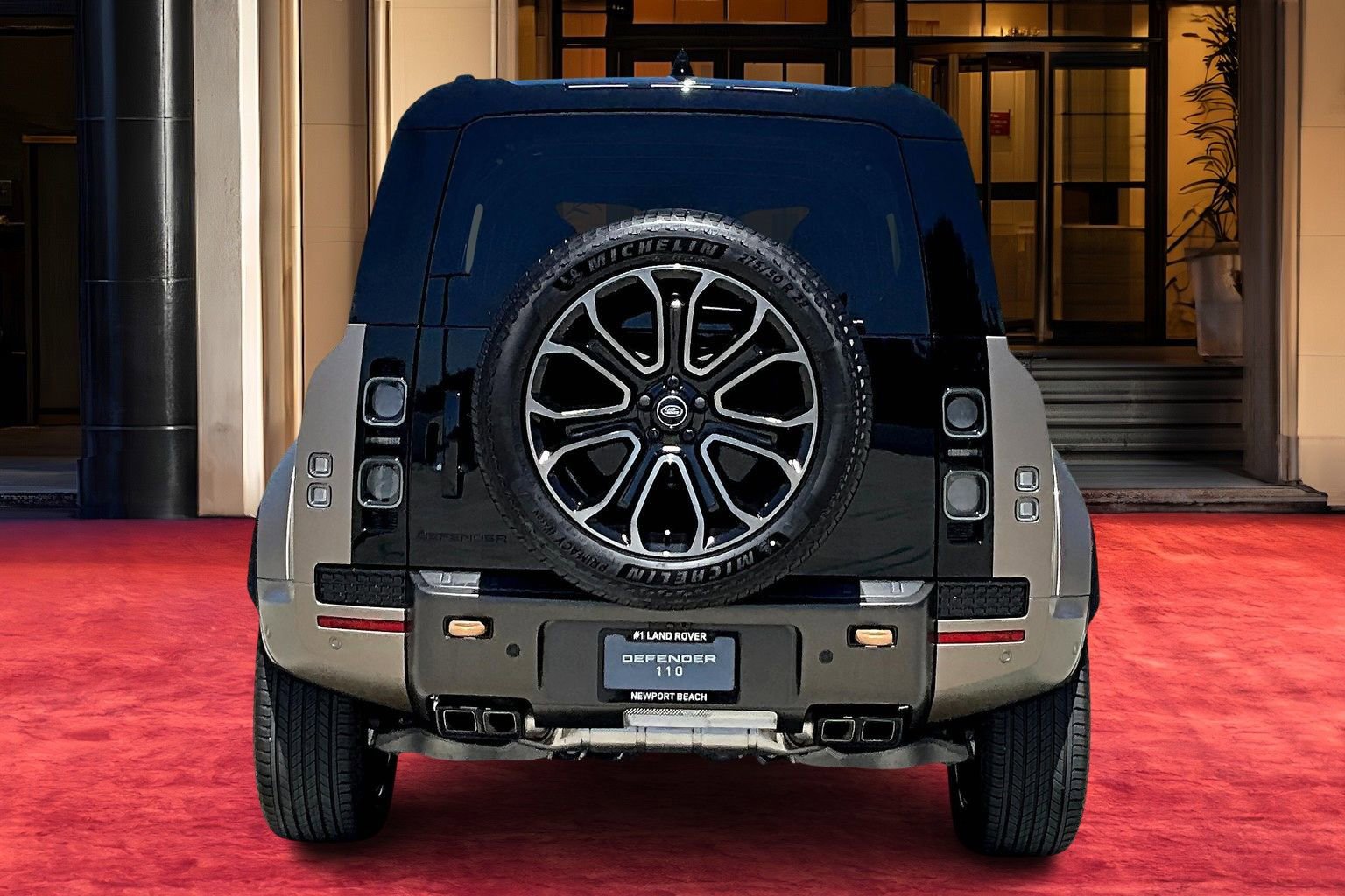 2025 Land Rover Defender 110 photo 2