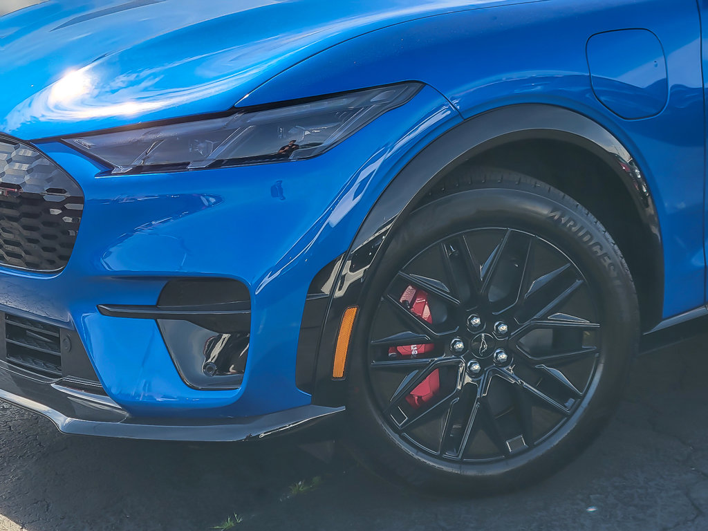 2025 Ford Mustang Mach-E Premium photo 3