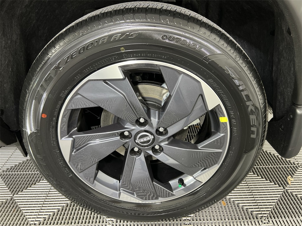 2026 Nissan Rogue SV photo 13