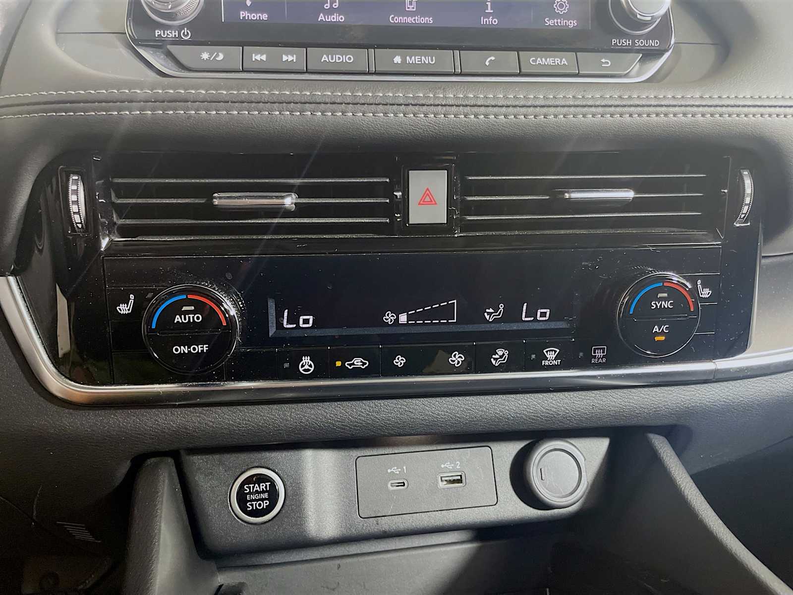 2022 Nissan Rogue SV photo 13