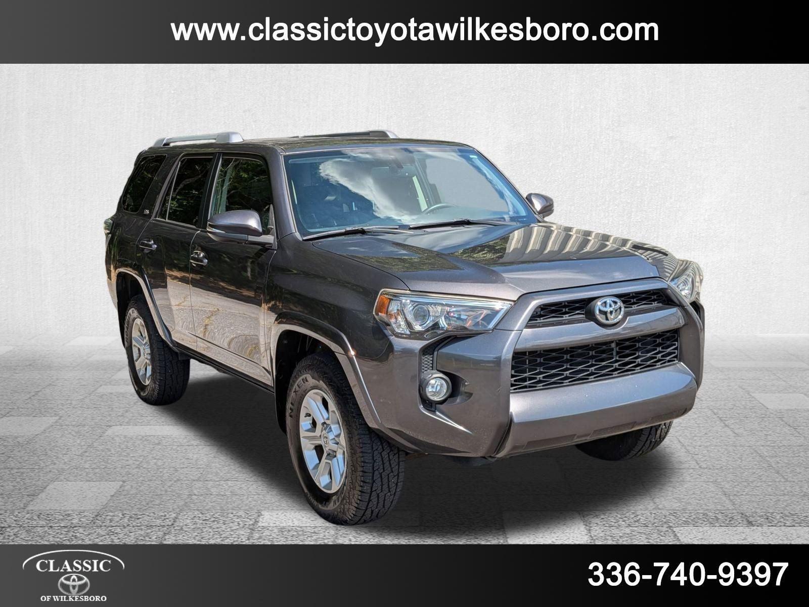 2016 Toyota 4Runner SR5 photo 3