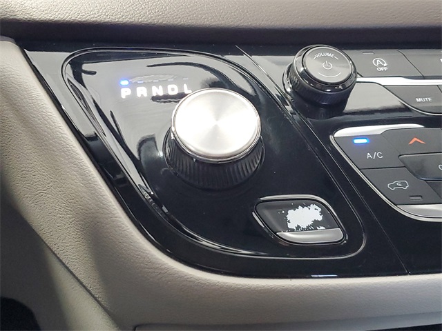 2018 Chrysler Pacifica LX photo 19