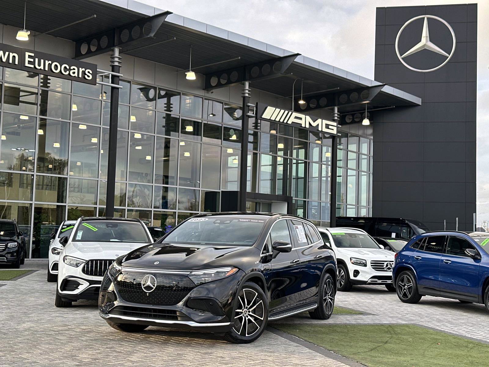 2023 Mercedes-Benz EQS SUV Base's photo