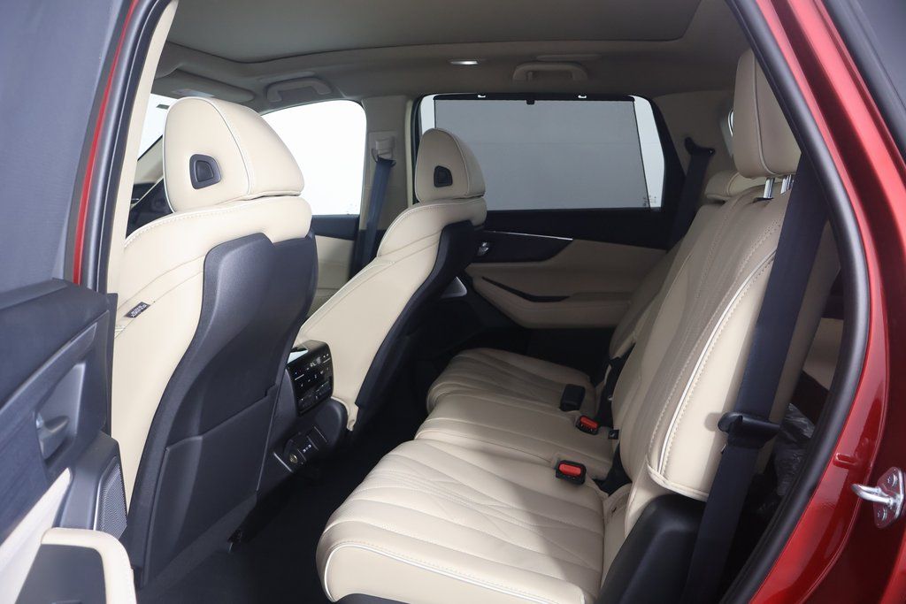 2026 Acura MDX SH-AWD Advance photo 6
