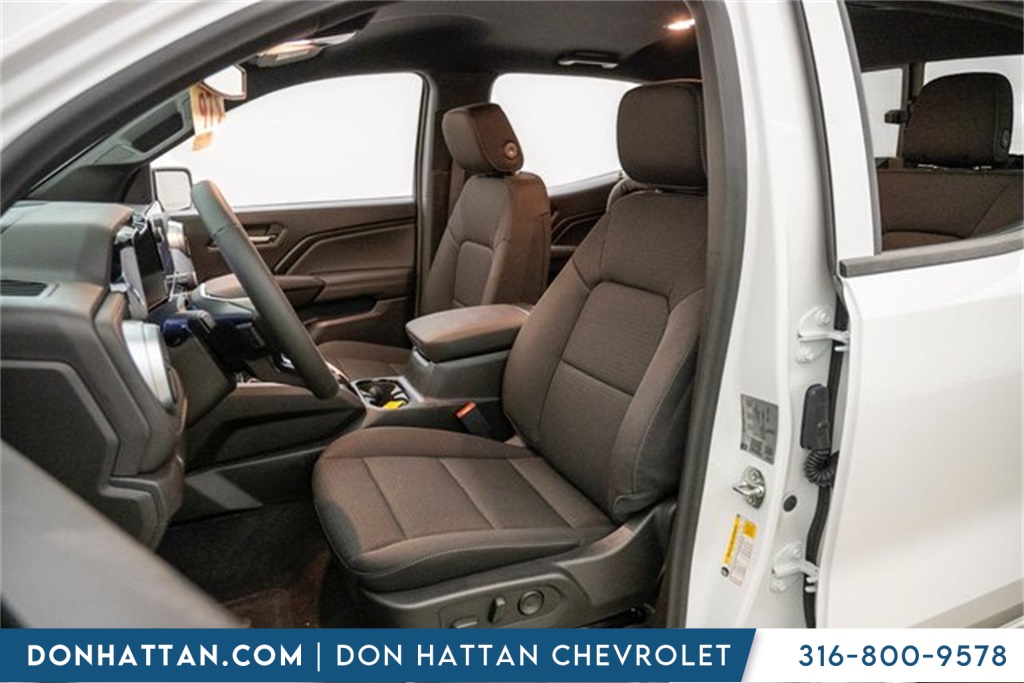2026 Chevrolet Colorado LT photo 3