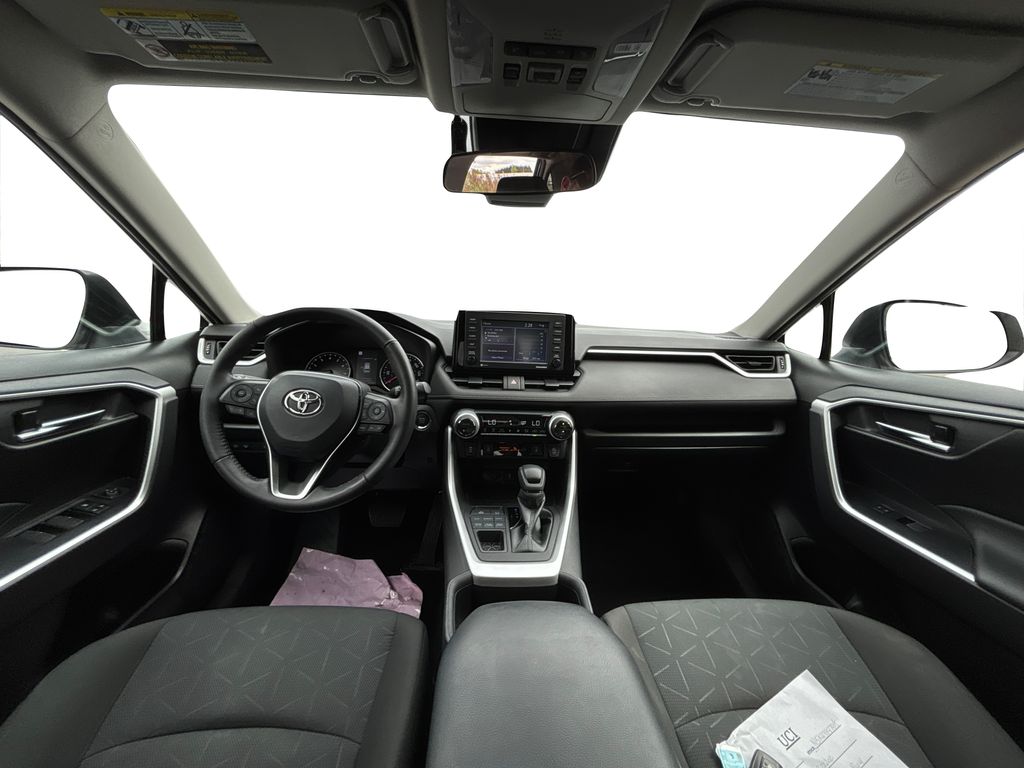 2022 Toyota RAV4 XLE photo 13