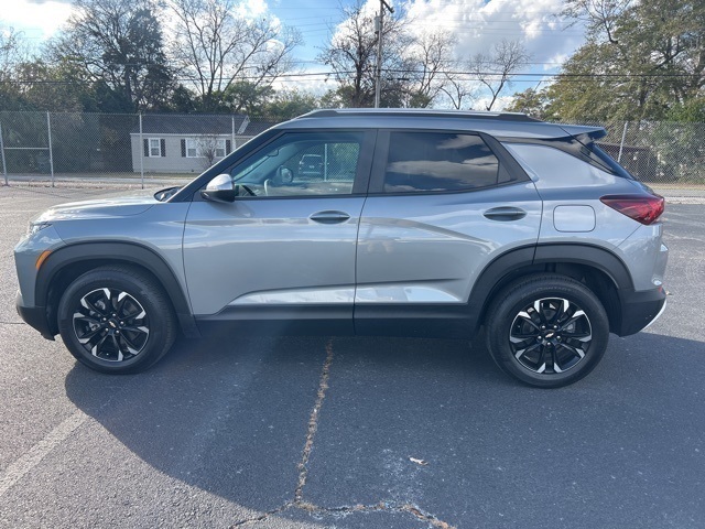 2023 Chevrolet Trailblazer LT photo 2