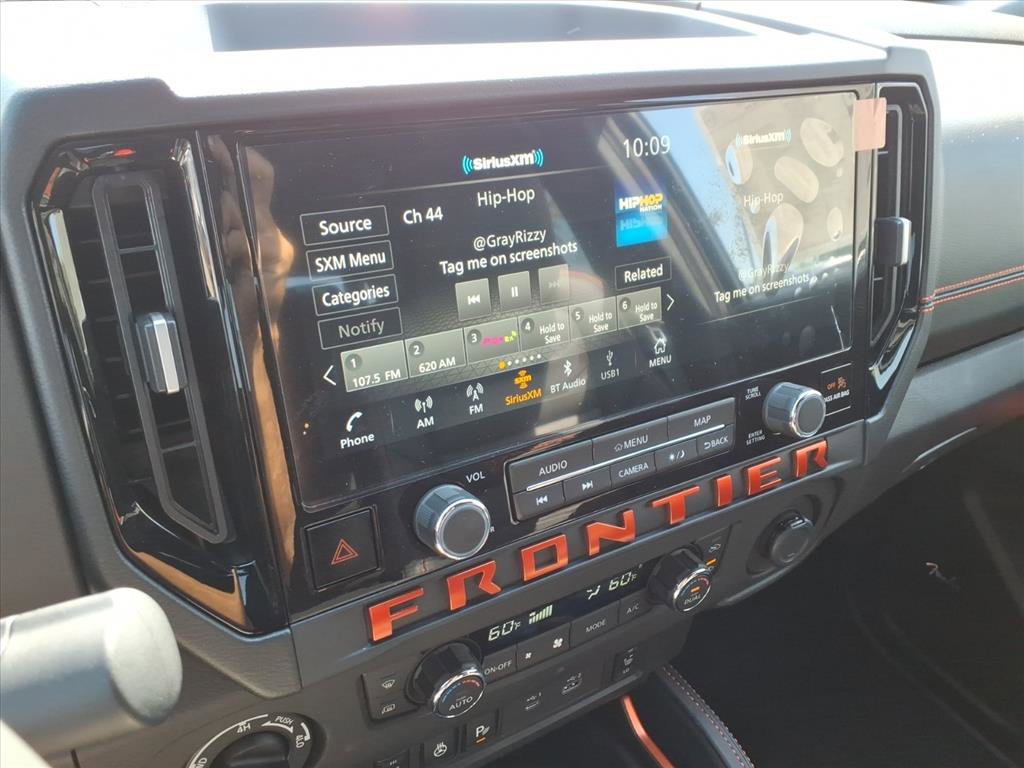2025 Nissan Frontier Crew Cab PRO-4X photo 11